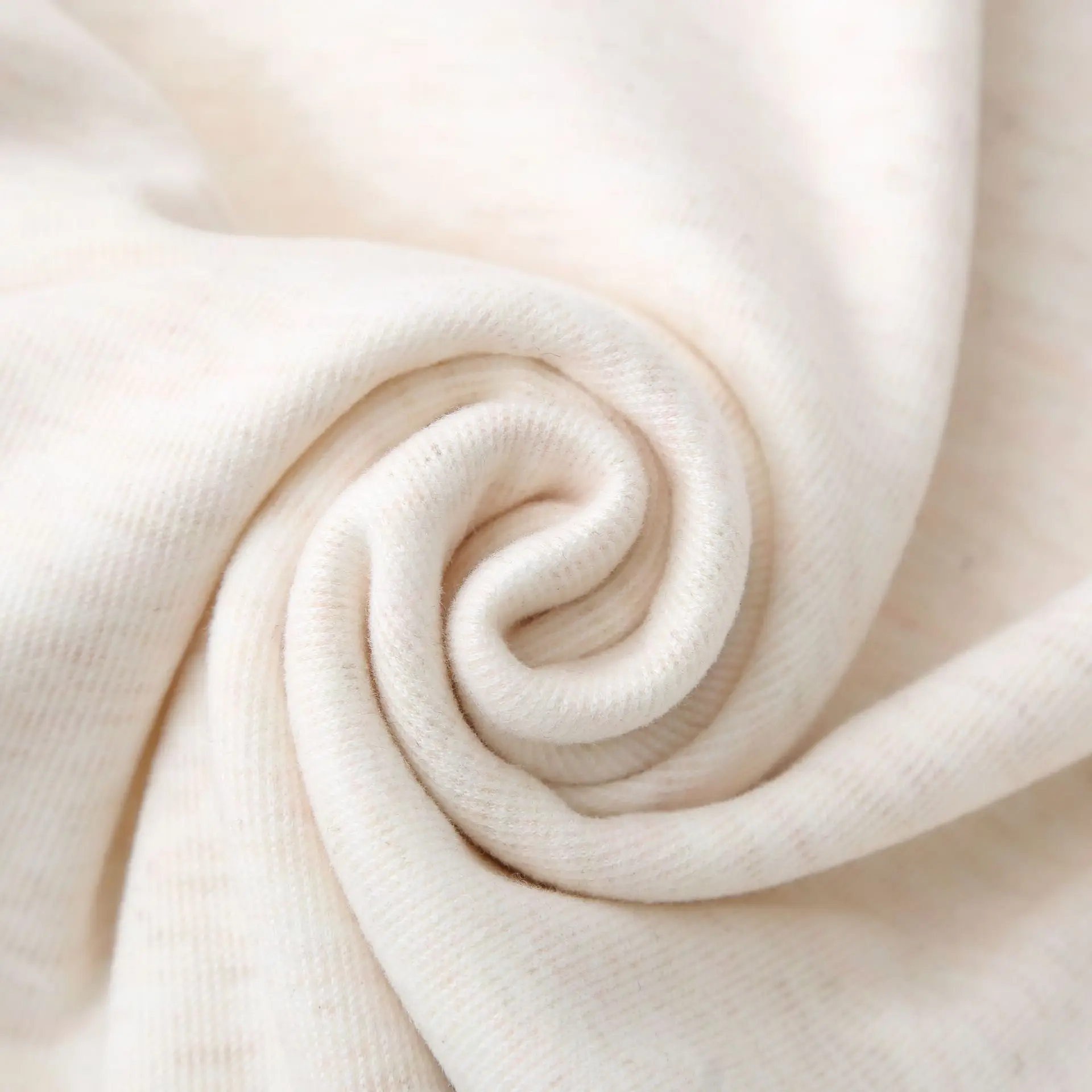 XXXXL موضة حجم كبير تي شيرت نسائي جديد للخريف والشتاء زر الدانتيل قاعدة بأكمام طويلة القمم الداخلية 2522