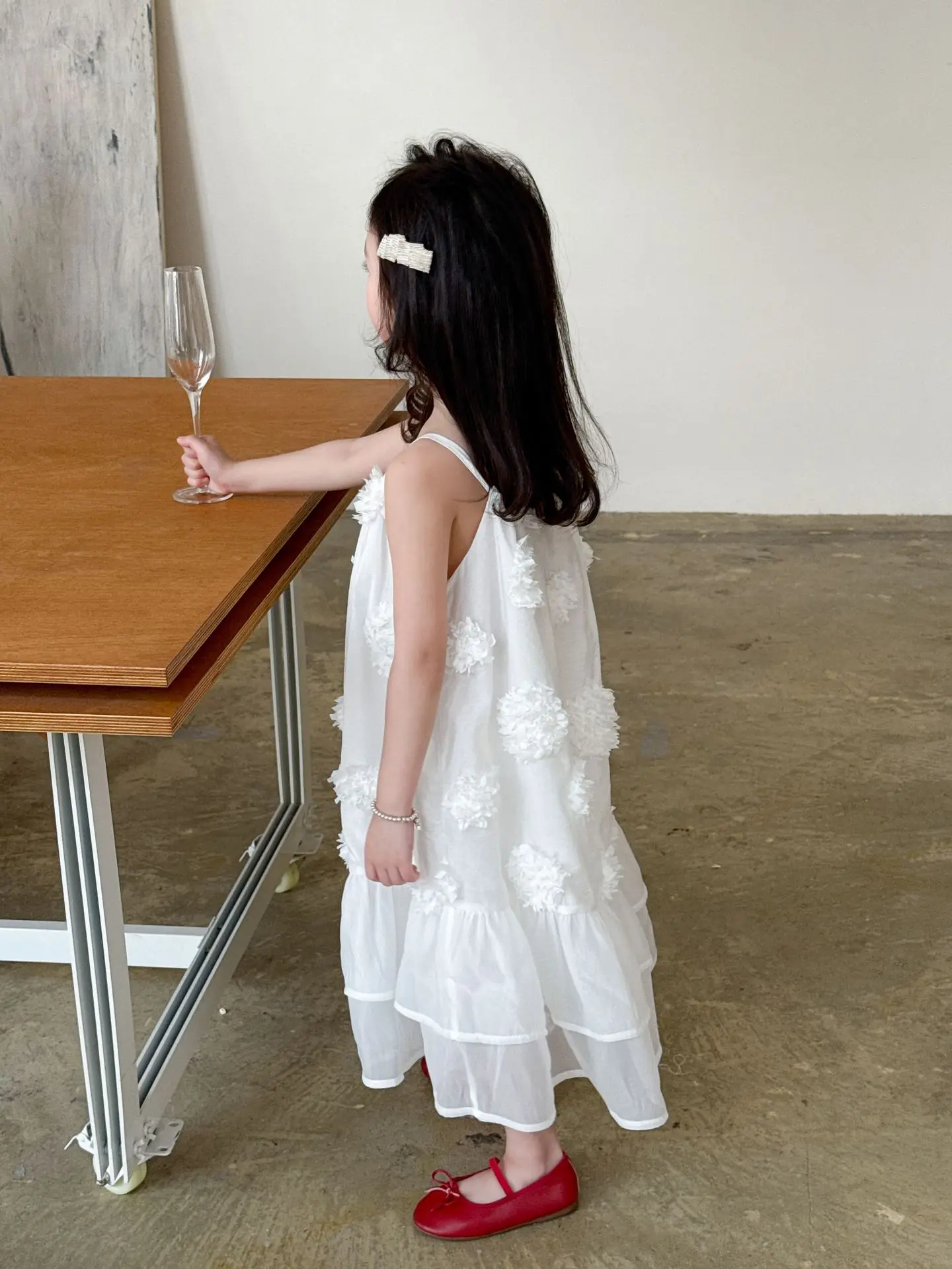 กระโปรงเด็กผู้หญิง 2025 ฤดูร้อนเสื้อผ้าเด็กใหม่สไตล์เกาหลีเด็กผู้หญิงสามมิติดอกไม้ชุดลําลองเรียบง่ายทุกวัน