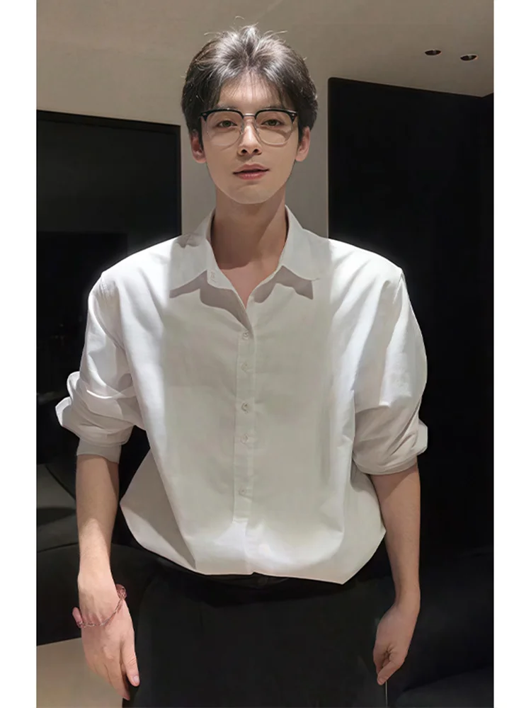 

Мужская белая рубашка с длинным рукавом Naples: Элегантный британский стиль, дерзкий и сексуальный образ, идеальный как нижний слой для костюма DK.