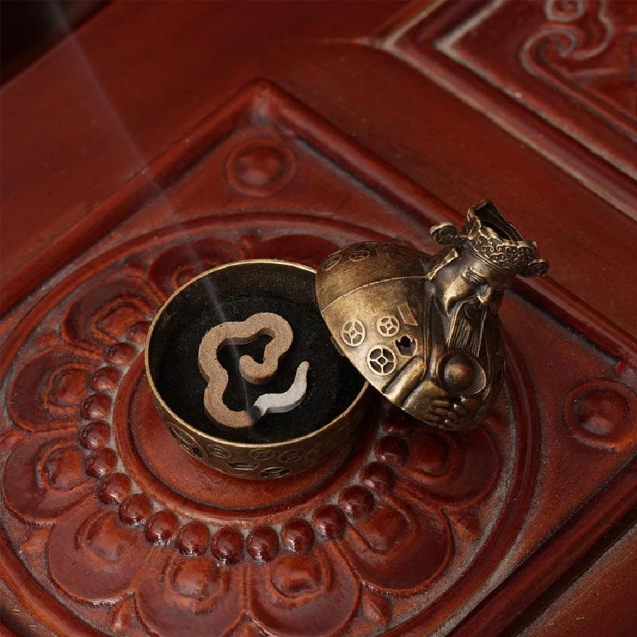 Mini-Räuchergefäß aus Metall mit Gott des Reichtums, Räucherturm für den Innenbereich, Räucherplatte, Retro-Räuchergefäß, Geschenkdisplay