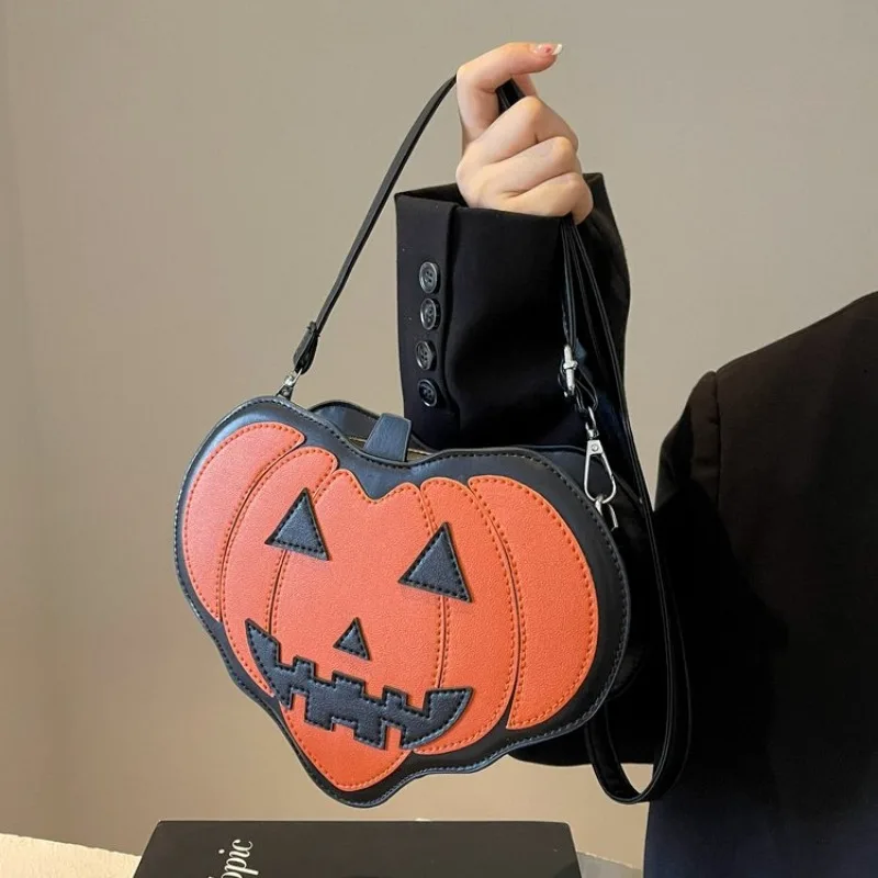 

Chic Crossbody Bag For Women A Compact And Secure Design For Festivals And Large Crowds