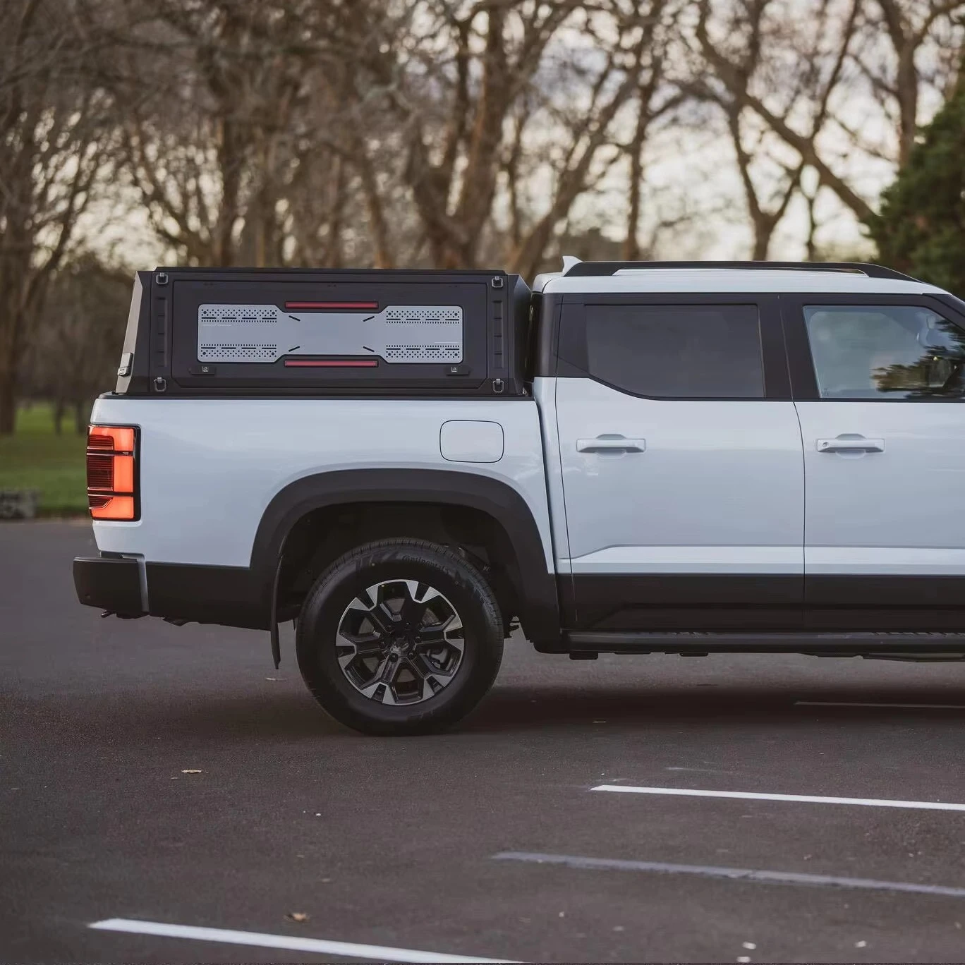 

4x4 Waterproof Retractable Tailbox Ranger Canopy Truck Topper Camper for RANGER