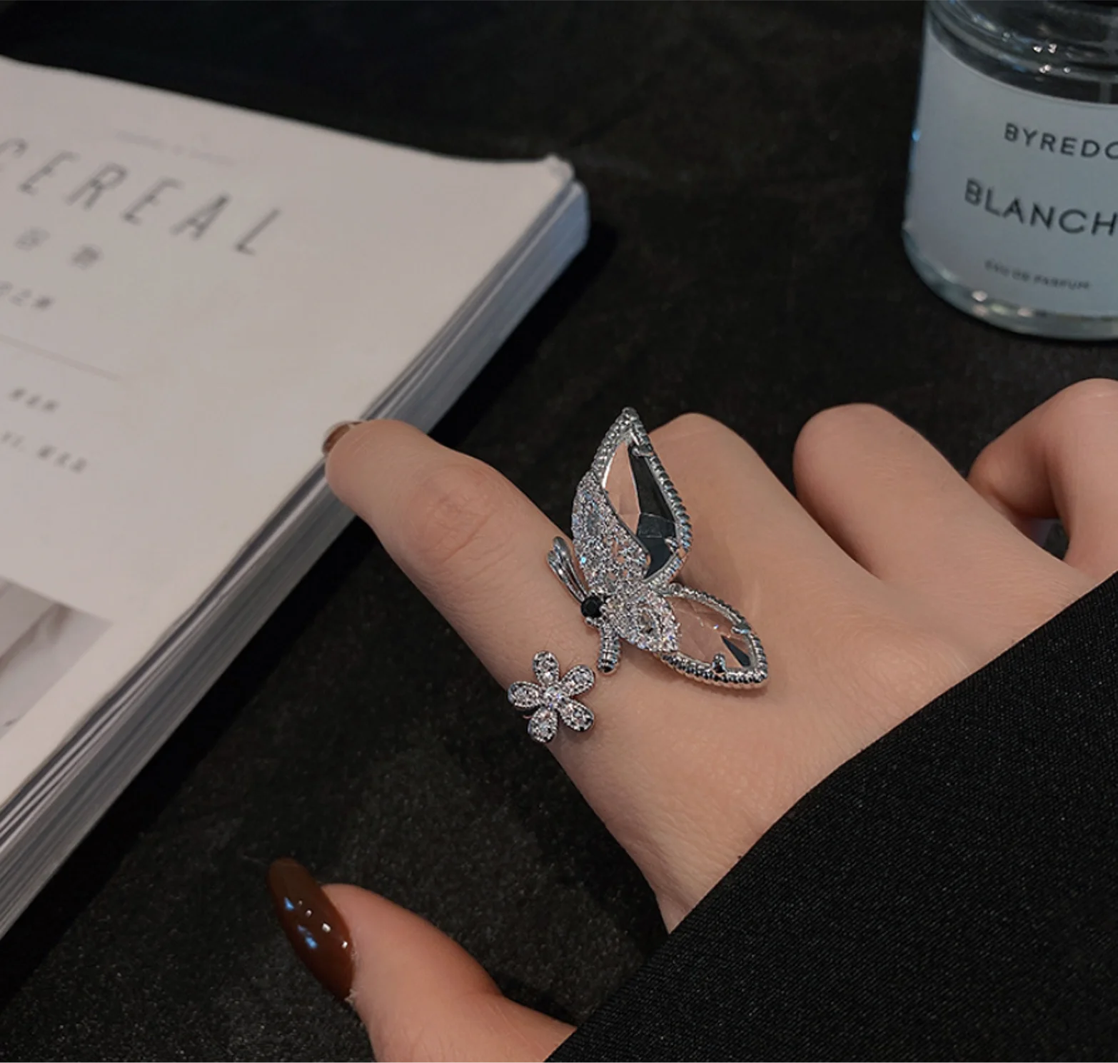 

2022 new Flower butterfly vintage transparent copper opening adjustable rings for women fashion jewelry