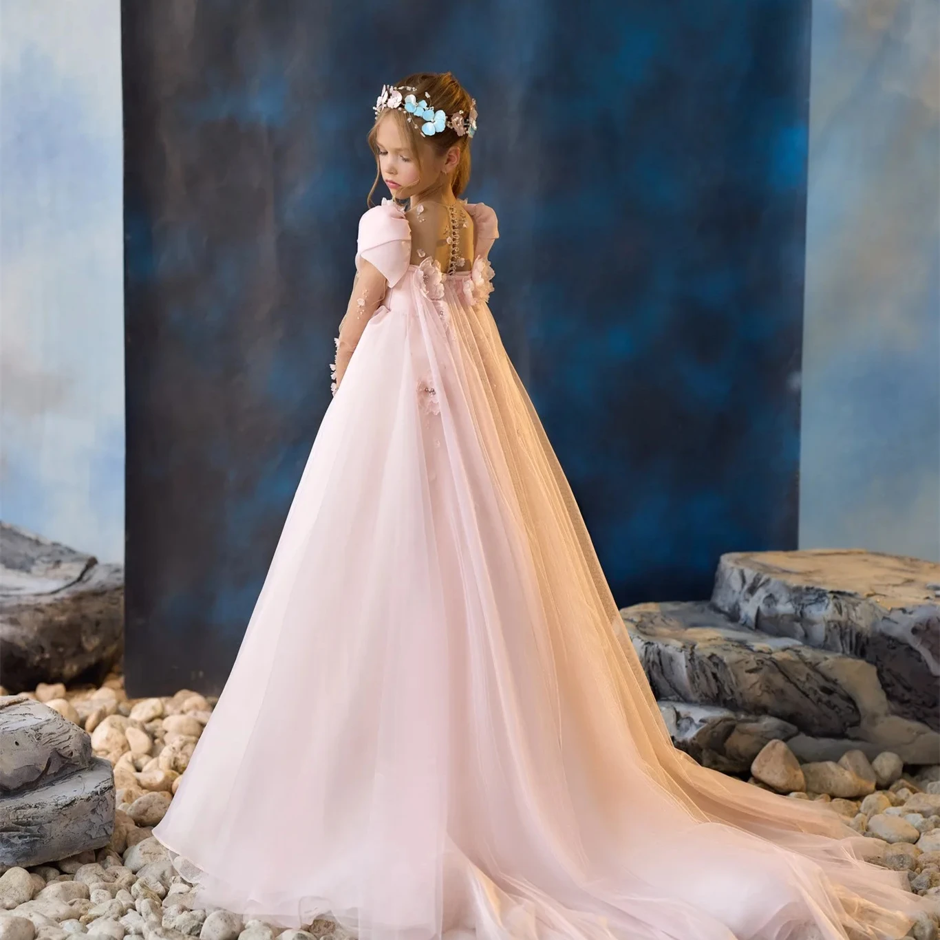 

Customized Pink Flower Girl Dress For Wedding Appliques Long Sleeve Floor Length Elegant Kids Birthday First Communion Gown