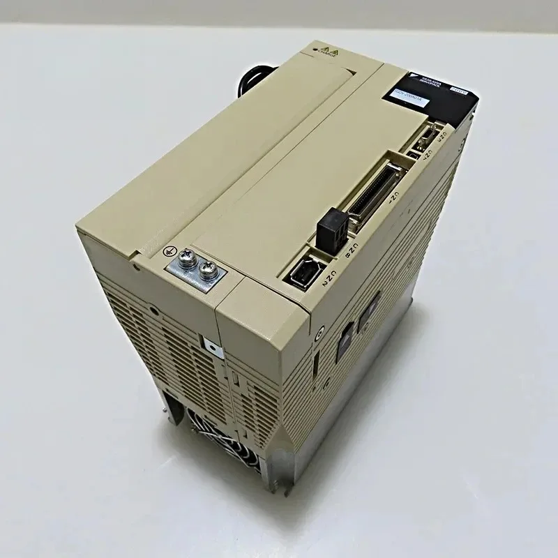 

Japan Original Yaskawa electric corporation SGDV-200A01A ac input output