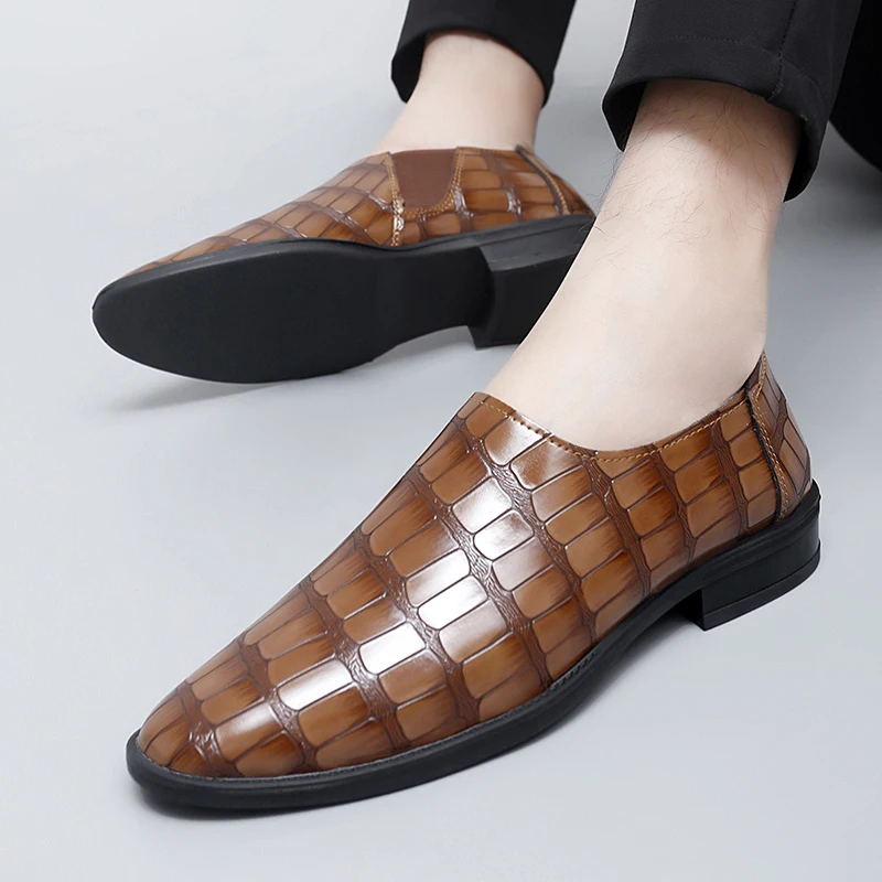 Size 38-48 Classic Men Fashion Loafers Men Casual Comfortable Lightweight Breathable Brand Small Leather Shoes Social Shoes Men