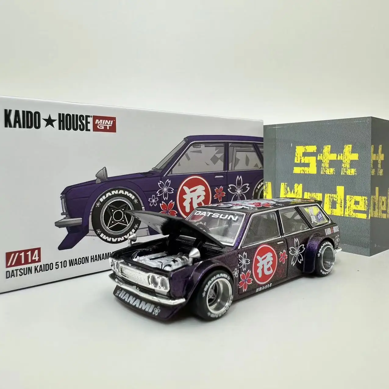 Kaido House x MINI GT 1:64 Datsun KAIDO 510 Wagon Hanami V3  Diecast Model Car