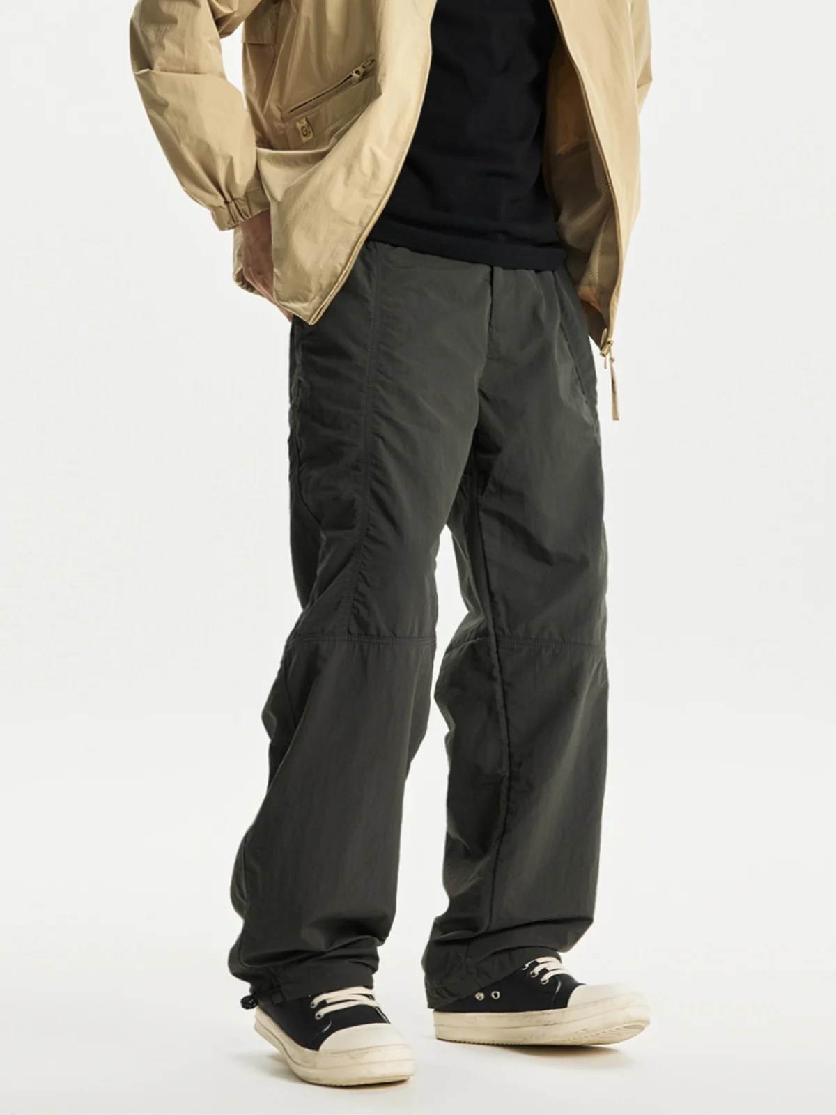 

Men's Casual Hiking Pants Qui Dry Waterproof Nylon Loose Straight Leg Trousers Outdoor Mountain Climbing Workwear