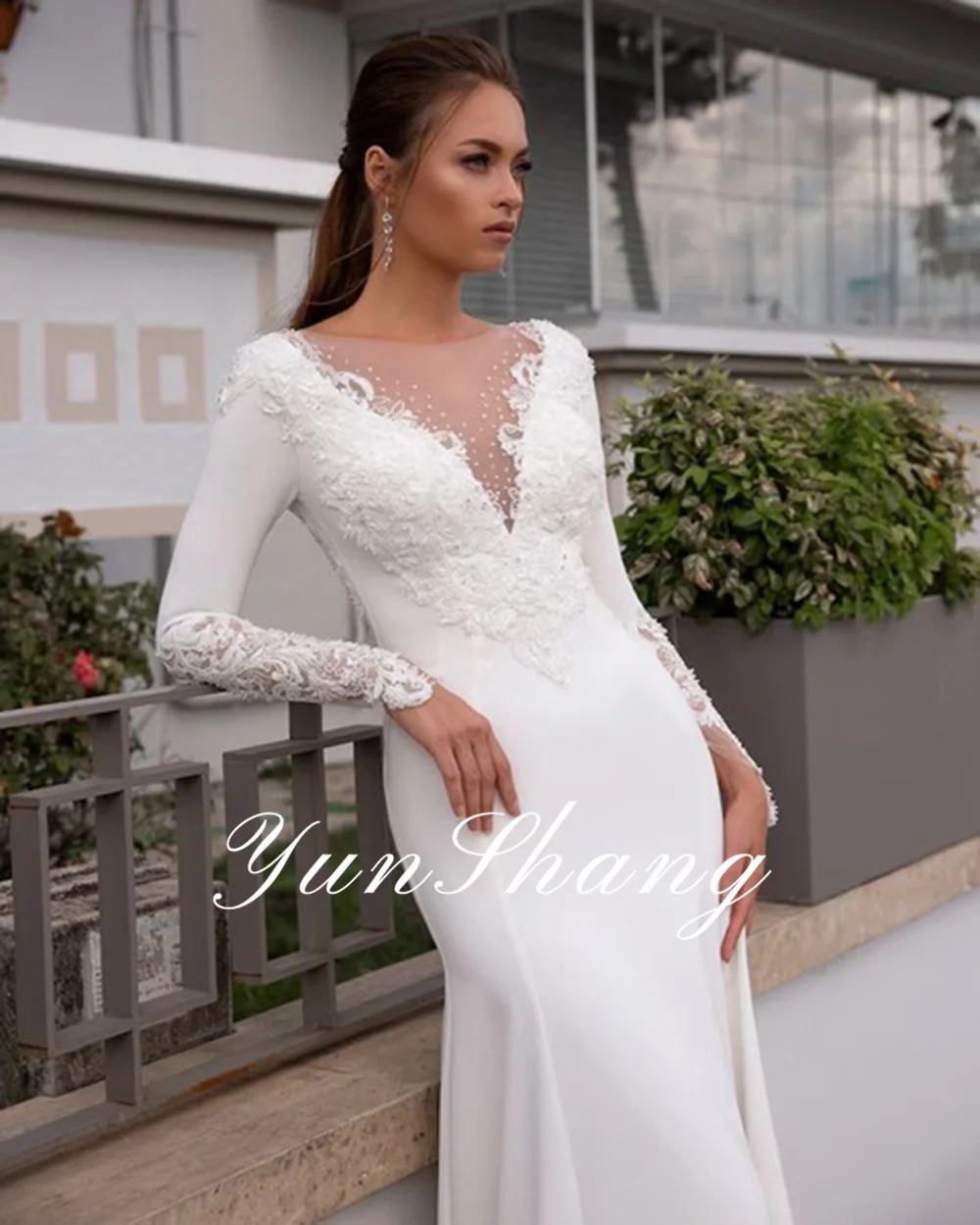 Vestido de novia elegante transparente con escote en V profundo, sirena, mangas largas, Apliques de encaje, vestido de novia moderno, ilusión, tren sin espalda personalizado