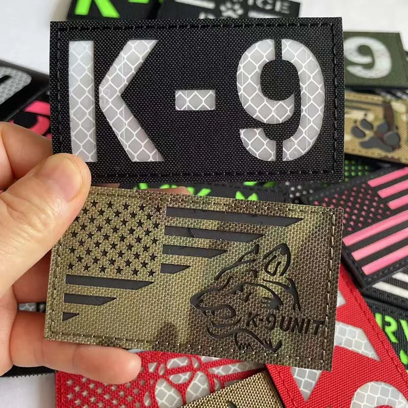 Parche táctico K-9 reflectante IR – Emblema canino para exteriores - imagen 3