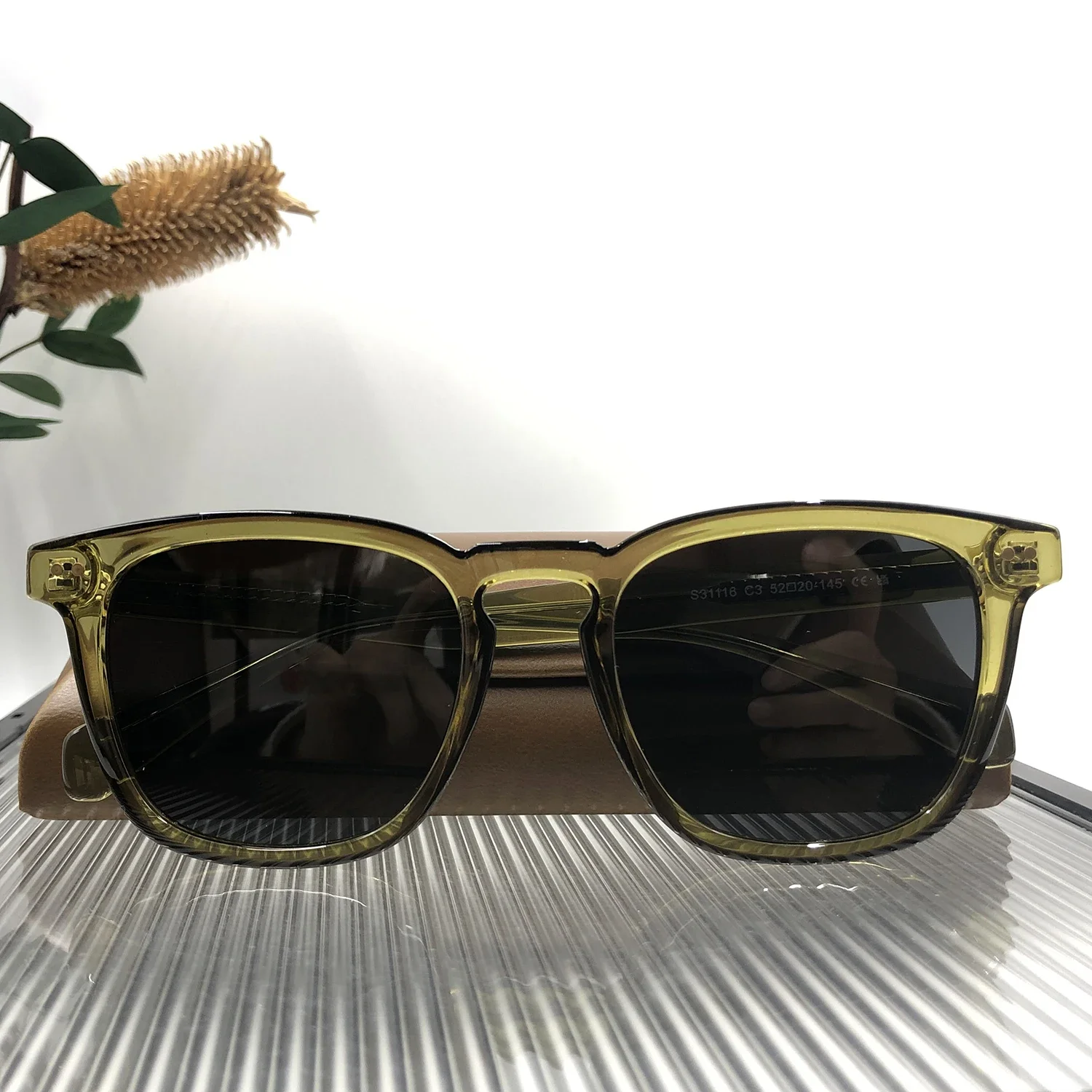 

TAORED European and American Fashion Polarized Sunglasses Classic Square Acetate Outdoor Driving Sunglasses for Men and Women