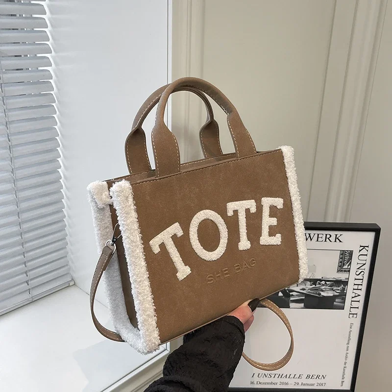 

Sophisticated Ladies Leather Messenger Bag Crossbody Style Women's Fashion Handbag Elegant Classic Luxury Design