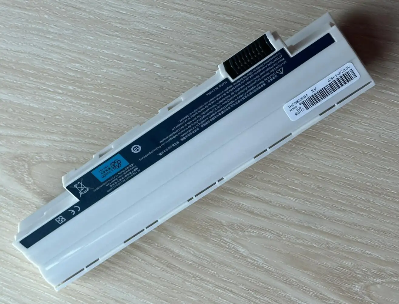 White Laptop battery for Acer Aspire One 722 AO722 D255 D257 D257E AL10A31 AL10G31 Netbook D260 D270 Happy, Chrome AC700 AL10B31