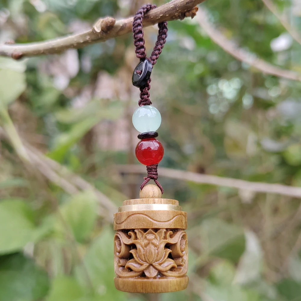 1.1 Inch Openable Wooden Carved Scented Sachet Pendant, Hand-Carved, New Chinese Style, Oriental Aesthetics, Suitable for Keychains, Halloween Decorations, Christmas Decorations, Bedroom Hangings, Holiday Decorations, Back-To-School Season Gifts, Hanging Decorations