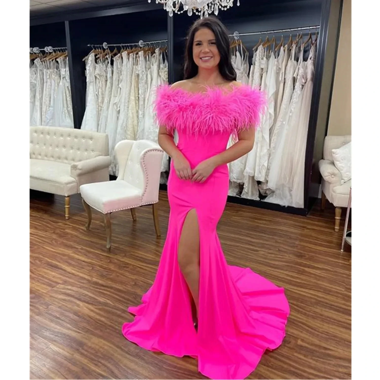 

Romantic Rose Red Satin Mermaid Feathers Evening Dresses Off Shoulder Side Split Backless Porm Party Gowns 2024 For Women