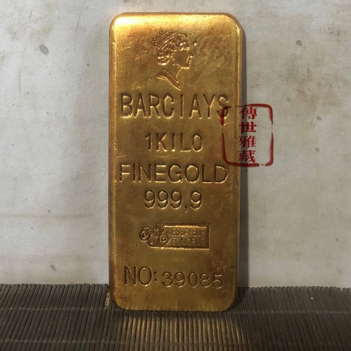 Double sided antique gold skin, patina, foreign queen gold nugget, square solid coin collection ornament