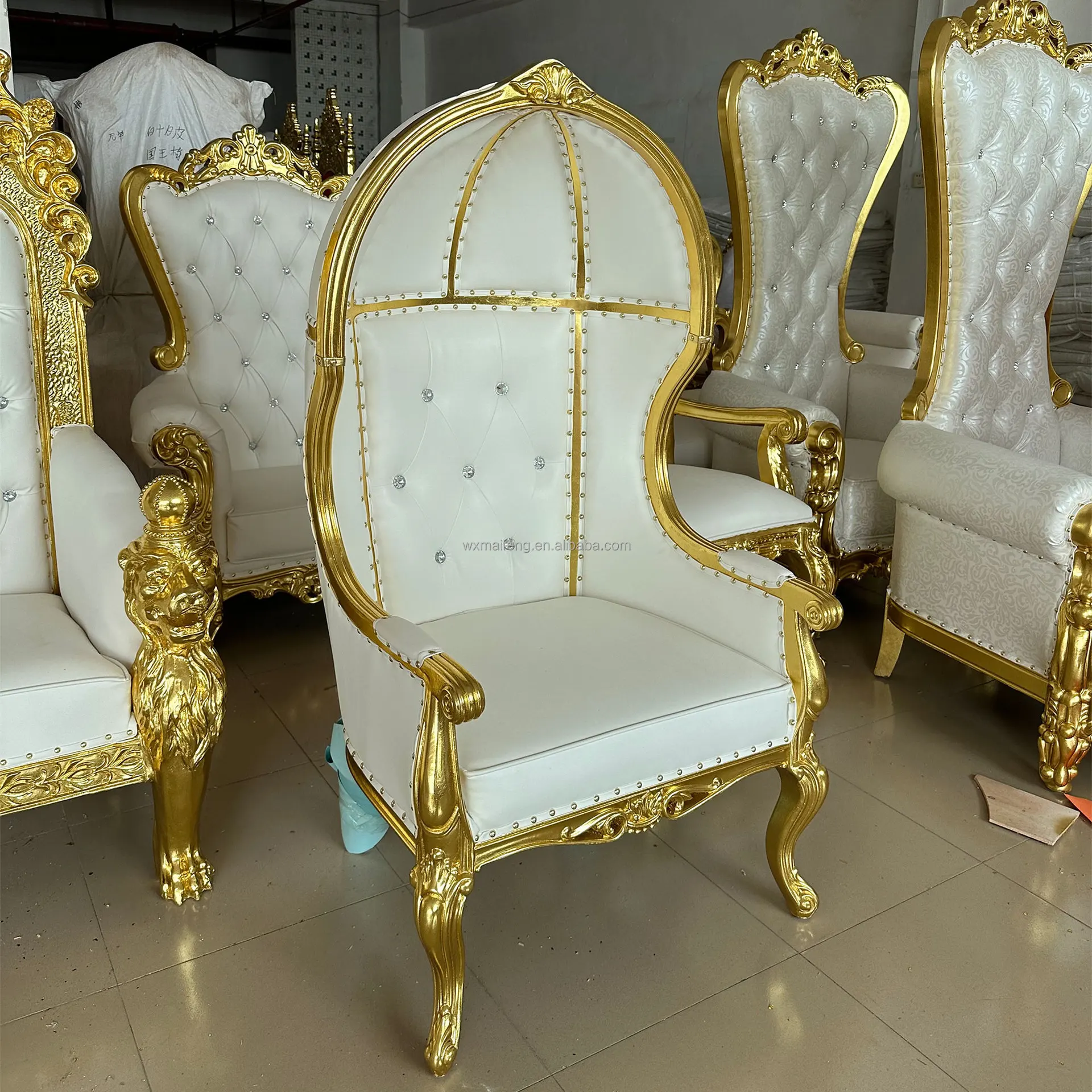 Wholesale Luxury White and Golden Single Sofa High Back Classic Wedding Banquet King Queen Royal Throne Chair