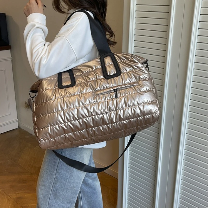 

Multi-Purpose Travel Duffle Bag Women‘s Large Capacity Lightweight Weekender Padded Gym Bag Convertible Shoulder/Tote/Crossbody