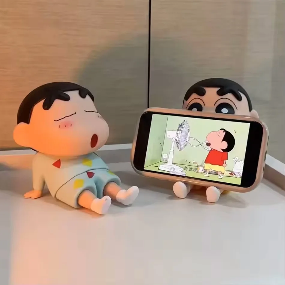 Uchwyt na telefon z figurką z anime Crayon Shin-Chan, kawaii ozdoba na biurko, podstawka pod telefon, mini kolekcja GK, dekoracja, zabawka, prezent dla dziewczynki
