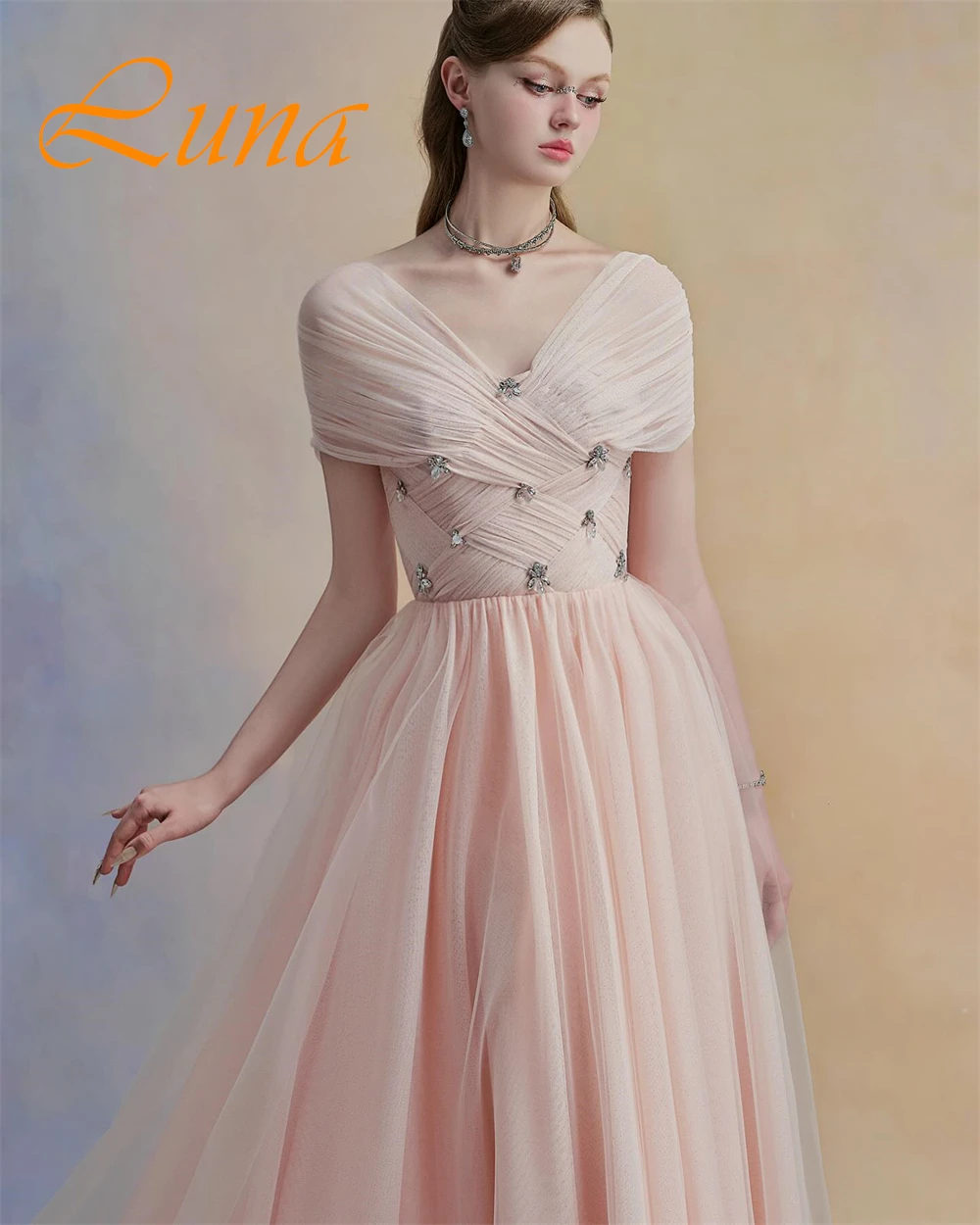 

Customized Luxury V-Neck Tulle Evening Dress Elegant Short Sleeves Cocktail Dress Temperament Crystal Special Occasion Gowns