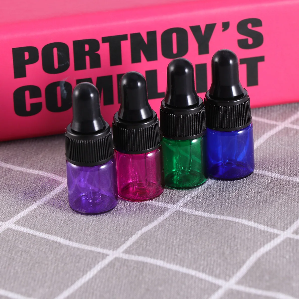 

15Pcs Essential Oil Sample Bottles 2Ml Glass Eye Dropper Vials Black Cap Portable Travel Mini Empty Bottles for Perfume Lotion