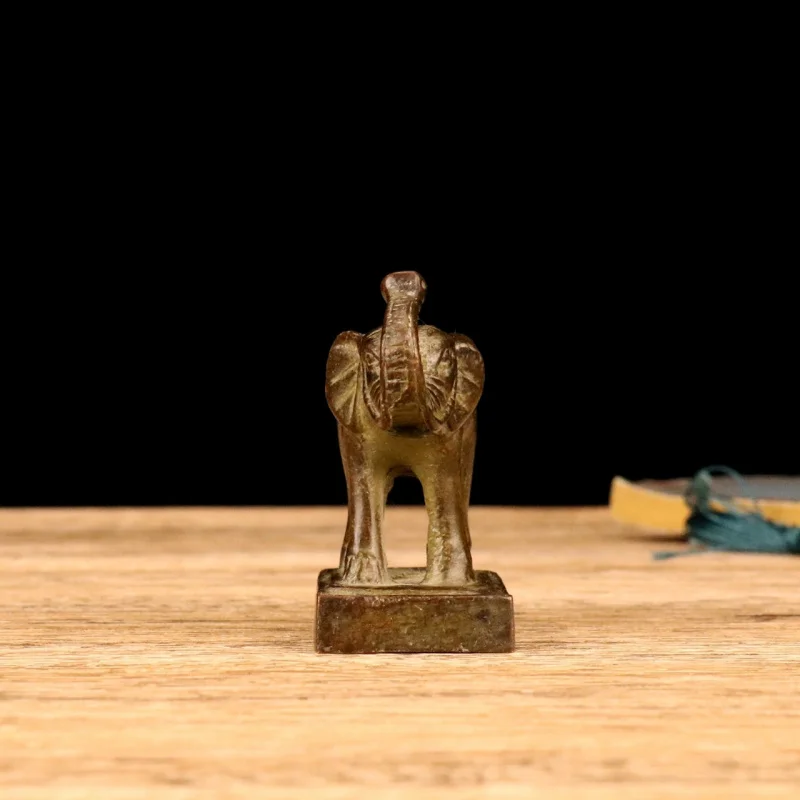 Alloy Animal Ornament Antique Bronze Elephant with Raised Nose Seal Decoration