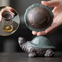 Juego de té de tortuga pequeña de cerámica con filtro, estatuilla de animales lindos, escultura hecha a mano, decoración del hogar, accesorios de juego de té de Kung Fu