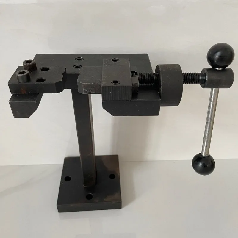 

Adjustable Diesel Injector Remover Tool with Bench Vise, Fuel System Repair Clamp