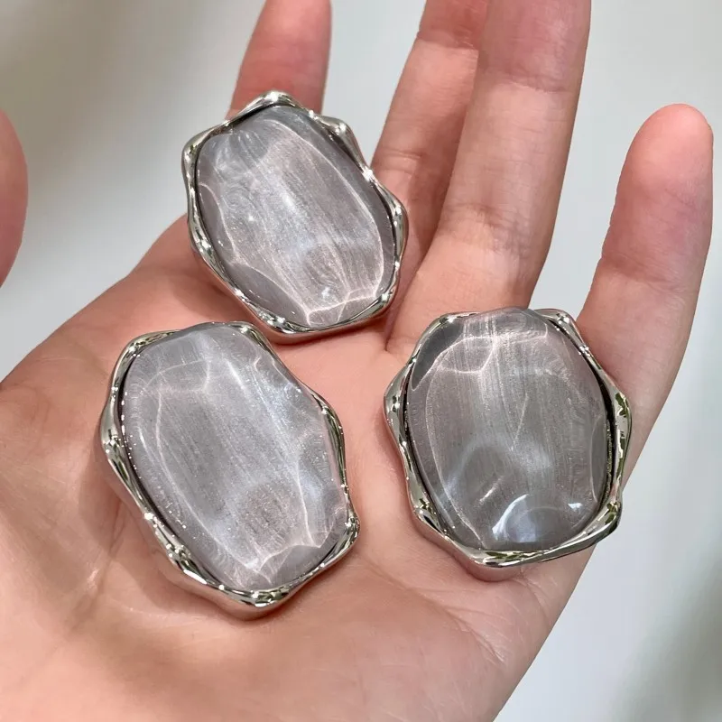Vintage Geometric Irregular Metal Resin Earrings for Women European American Personality Exaggerated Trendy Party Jewelry