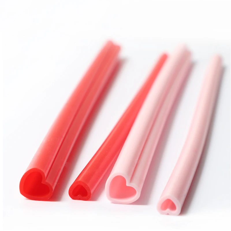 Reusable Silicone Drinking Straw Portable Foldable Heart-shaped Silicone Plastic Straws Food Grade Collapsible Coffee Drink Tool