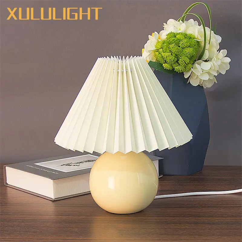 Ceramic Tabie Lamp Night Light Bedroom Bedside Retro Creative Lighting Small Fresh Style Home Decoration Room Remodel Student