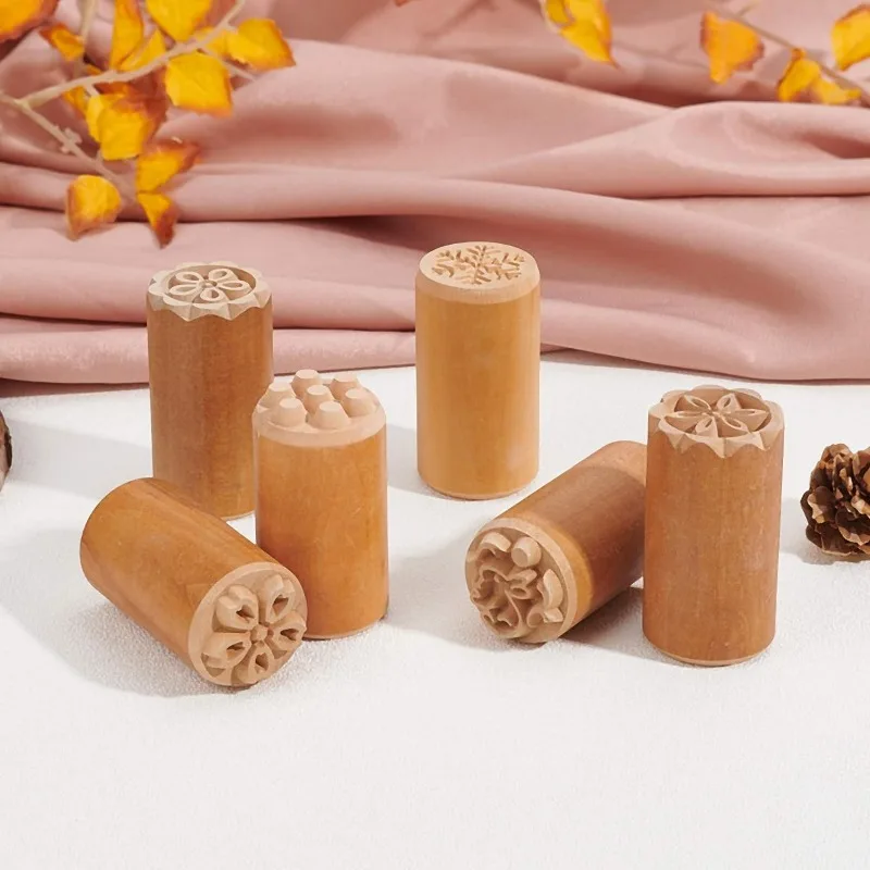 6PCS Wood Stamp Set Flower & Rabbit Shaped Column Wooden Stamps Natural Wood Stamps for Clay Valentine\'s Day Easter Gift