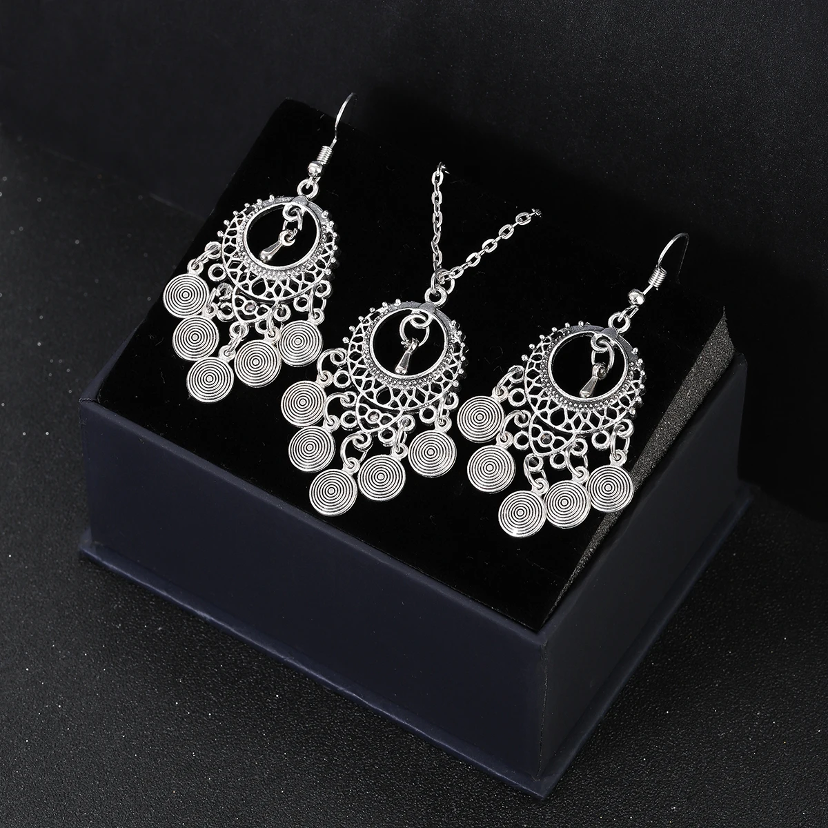 Ethnic Silver Color Round Tassel Necklace Earrings Set Women\'s Hollow Geometric Pendant Earrings Sets Vintage Indian Jewelry New