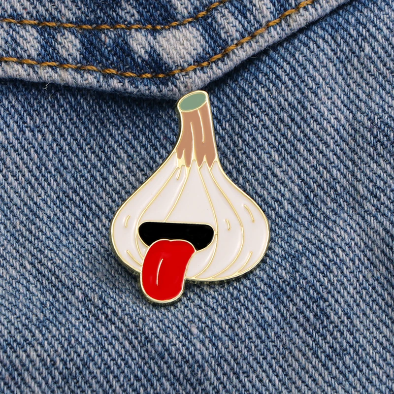 Wacky  Red Long Tongue Garlic Design Enamel Brooches Cute Women Girls Backpack Bag Golden Pins Food Badge