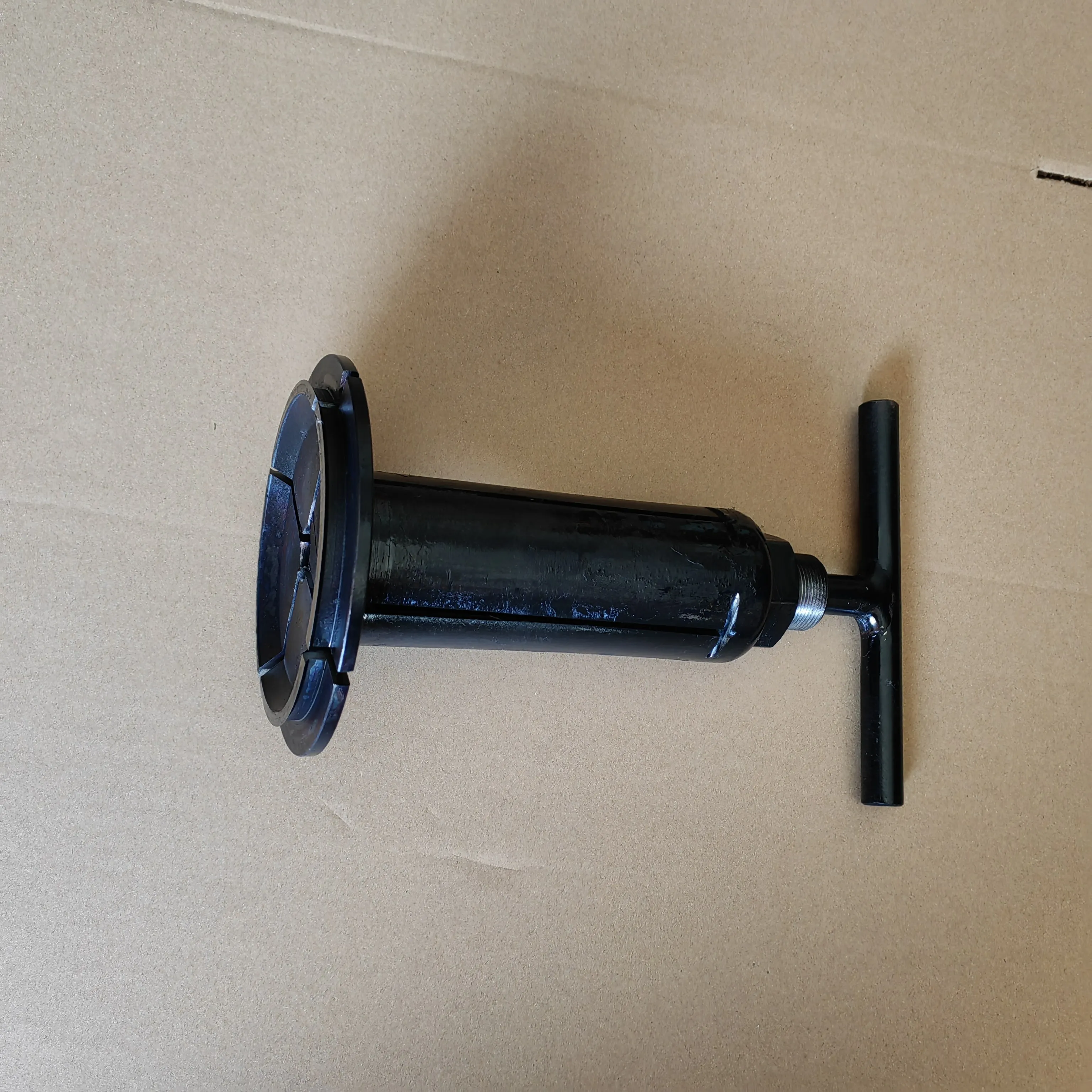Special tool for diesel engine piston pulling