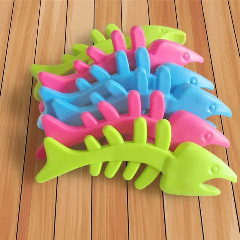 1pcs Fish Bone Shape Pet Cat Dog Chew Toys Puppy Squeaky Toy Rubber Chew Sound Fetching Funny Training Toys