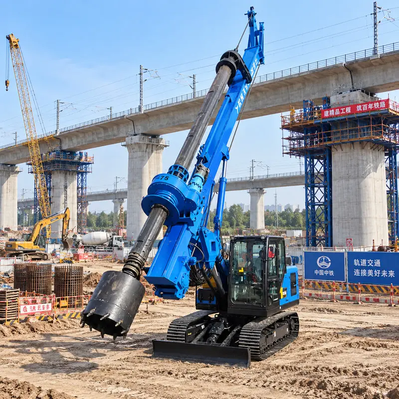 Foreuse rotative sur chenilles prête à l'emploi pour chantier, spécialisée dans les fondations de rails, foreuse de pieux personnalisée avec mise en service rapide