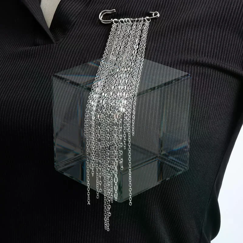 Fashion Exaggerated Metal Chain Tassel Chain Pin Brooch For Women New Cool Suit Shirt Charm Fixed Needle Accessories Jewelry