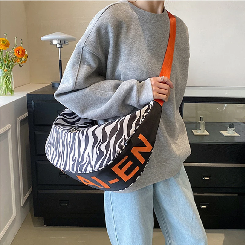 Ins Summer New Mes's Handbag Large Capacity Casual Sports Nylon Letter Printing Crossbody Hobos Bag Women‘s Sling Shoulder Bag