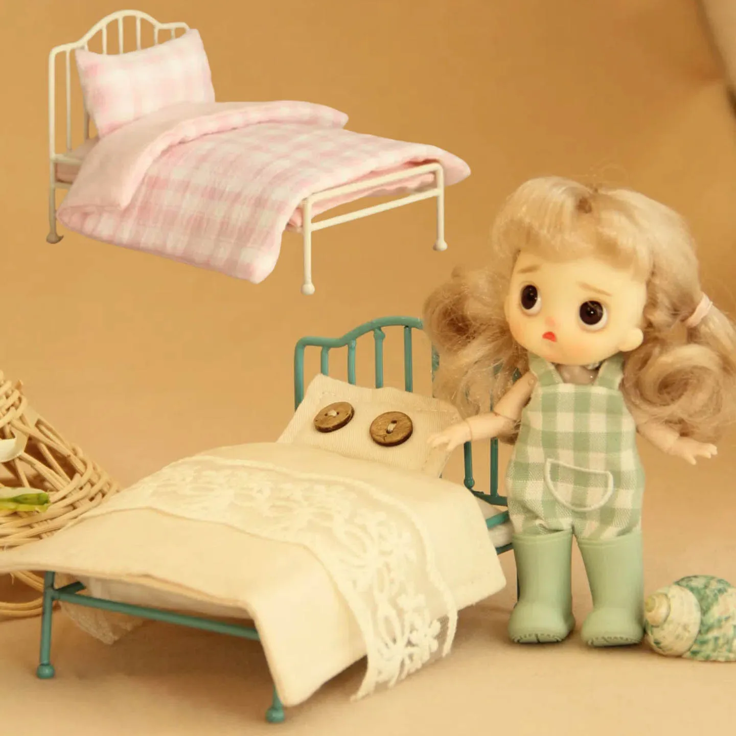 

1:12 Scale Dollhouse Accessories Simulation Single Bed Metal Craft Miniature Model Furniture BJD Doll Scene Ornaments