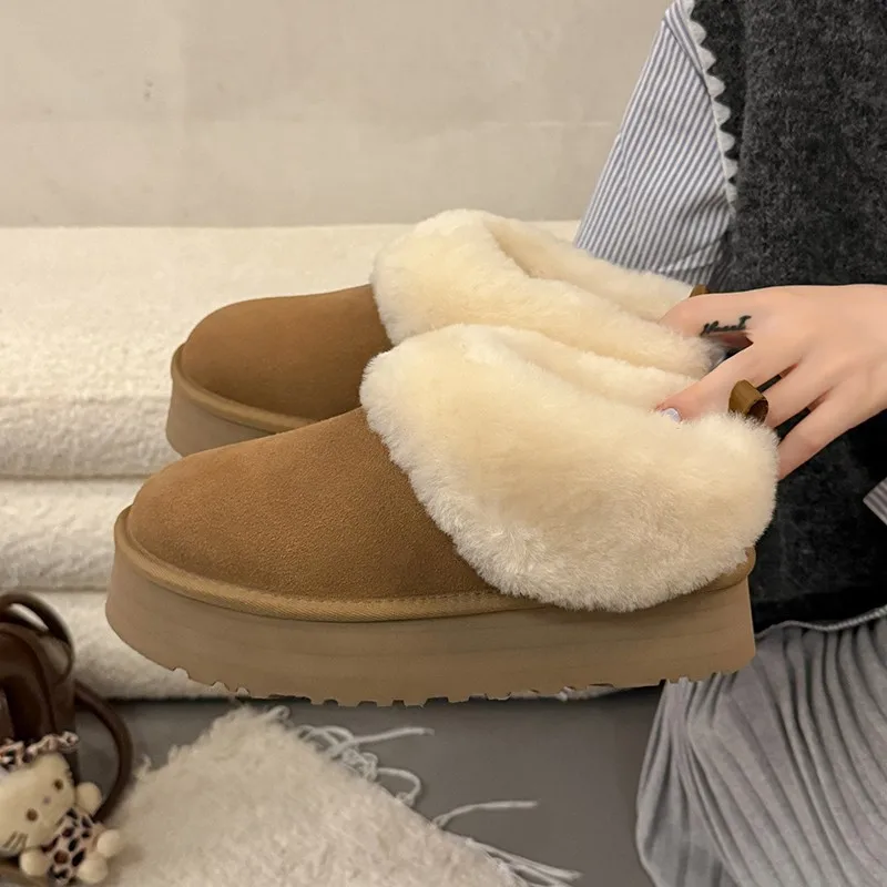 أحذية الكاحل للخريف والشتاء للنساء بنعال سميكة وزيادة الارتفاع. ارتداء الأحذية القطنية شباشب قطيفة على الخارج