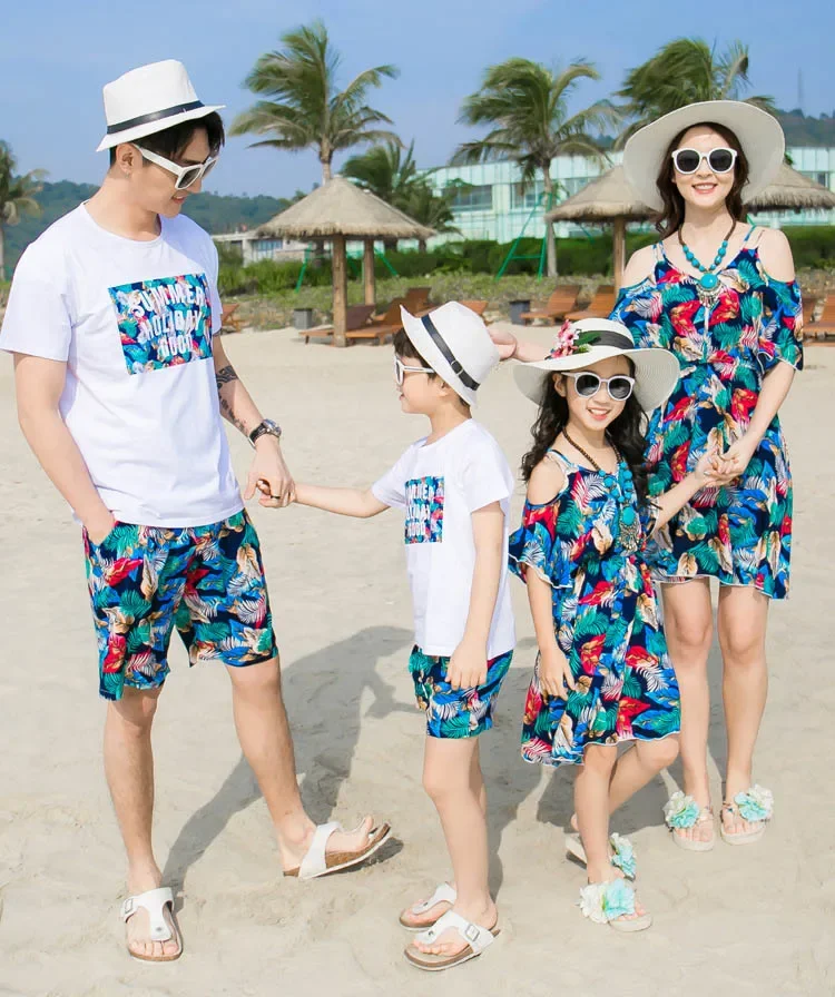 Family Matching Outfits Summer Sunflowers Beach Wear Men Boys Cotton Short Sleeves T shirt Pants Set Women Girls Dress Sets