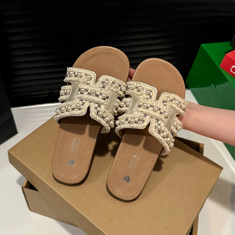 

Summer Women's Slippers 2026 Elegant Flat Slippers Soft Bottom Outdoor Pearl Beach Sandals Fashion Casual Slippers Zapatos Mujer