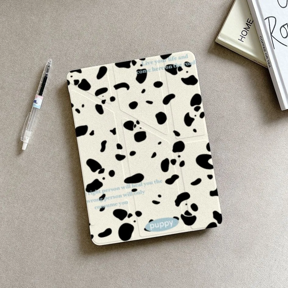 Cow Spots & Letter Print Pen Slot Tablet Case For iPad 2026 Air 8 7 6 4 3 2 1 Pro 2024 11in 12th 11 10 9 8 7 6 5th Cover
