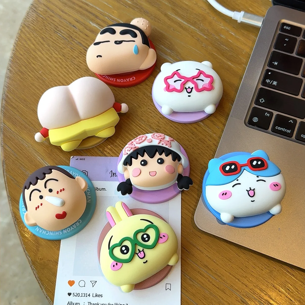 Magnetyczny uchwyt na telefon w stylu kreskówkowym, prezent urodzinowy dla Chibi Maruko-chan, Crayon Shin-Chan, Chiikawa, Boochan, Usagi
