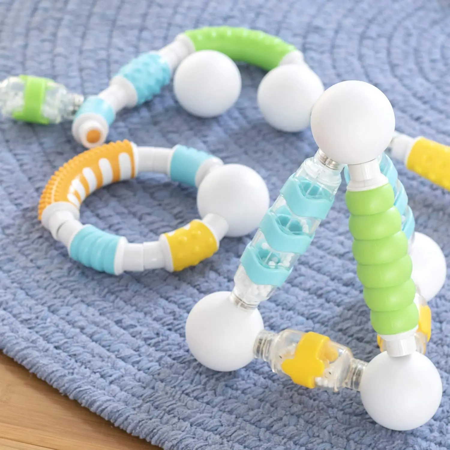 Grippies Shake, Build and Curve – Ensemble de 70 pièces : jouets d'apprentissage à tige magnétique, ensemble de construction éducatif amusant pour les tout-petits