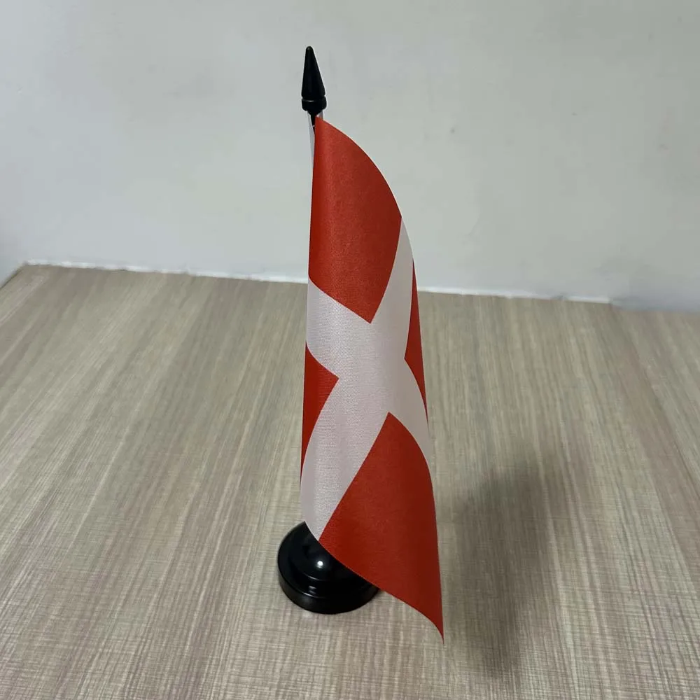 Office Desk Flag Denmark Flag 14x21cm polyester Desk Ornaments Flags Denmark Country Banner mini Denmark flag for decoration