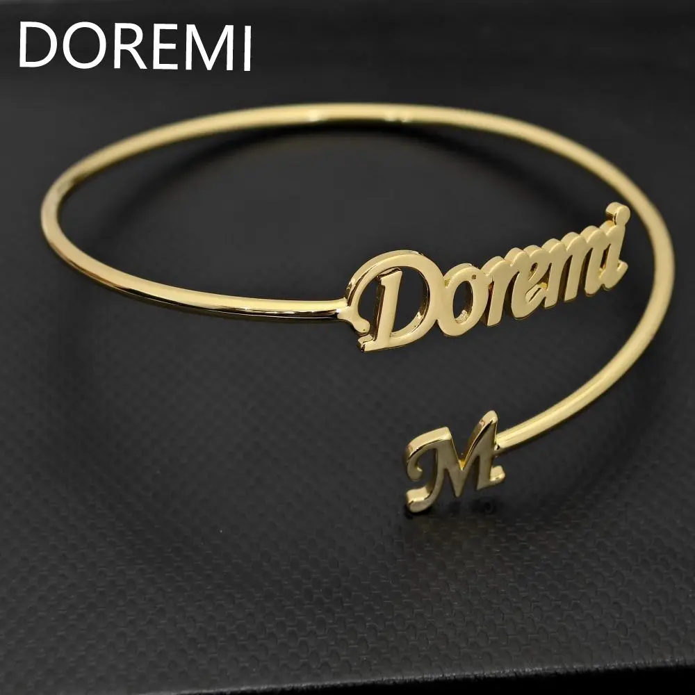 Bransoletka Lateefah z spiralnymi literami na zamówienie, podwójna bransoletka z inicjałami, złota biżuteria z imieniem dla kobiet