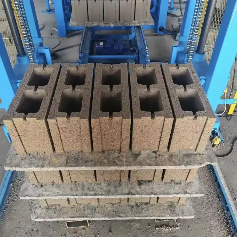 QT4-28 Fully Automatic Block Making Machine Concrete Brick Making Machine PLC Hollow Solid Paving Three-in-one Brick Machine