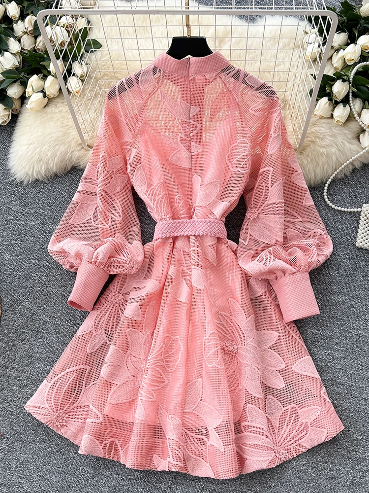 Franse elegante verjaardagsfeestjurk voor dames met een uitgesneden borduurwerk in hofstijl, mini-a-lijnjurk met enkele rij knopen S97